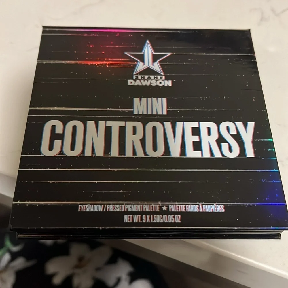 Jeffree Star eye shadow